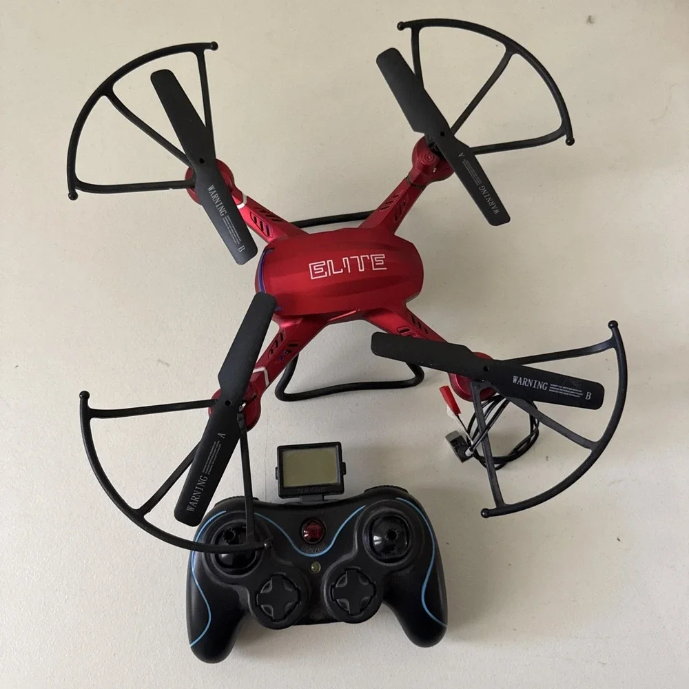 Quadrone Elite-Cam 2.4Ghz 1000' RC Camera Drone with Box - No Remote